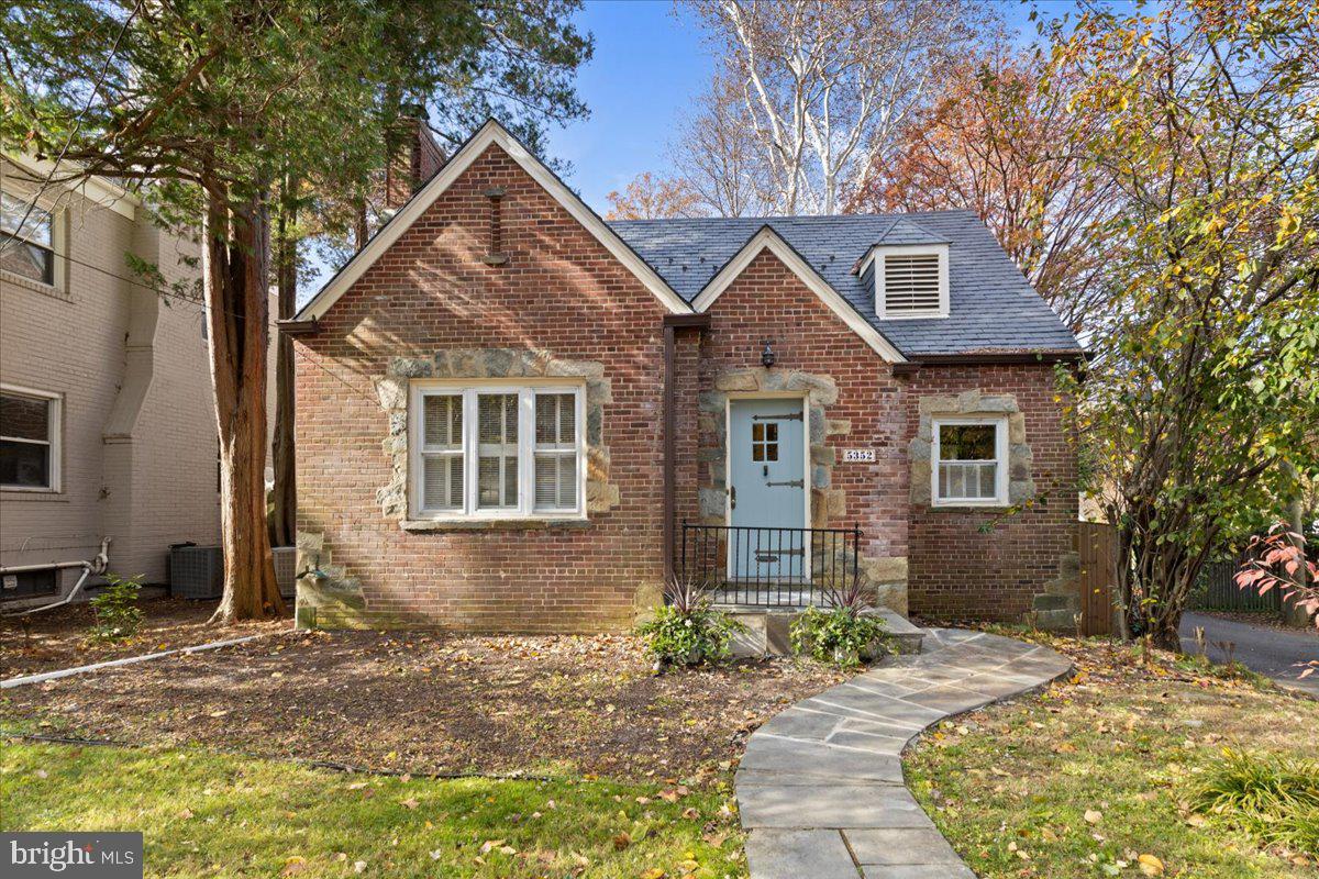 5352 29TH ST NW, WASHINGTON, District Of Columbia 20015, 3 Bedrooms Bedrooms, ,3 BathroomsBathrooms,Residential,For sale,5352 29TH ST NW,DCDC2230246 MLS # DCDC2230246
