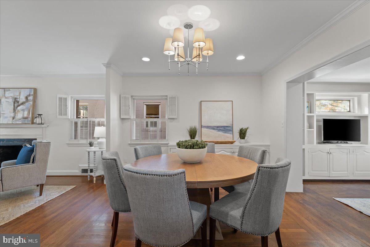 5352 29TH ST NW, WASHINGTON, District Of Columbia 20015, 3 Bedrooms Bedrooms, ,3 BathroomsBathrooms,Residential,For sale,5352 29TH ST NW,DCDC2230246 MLS # DCDC2230246