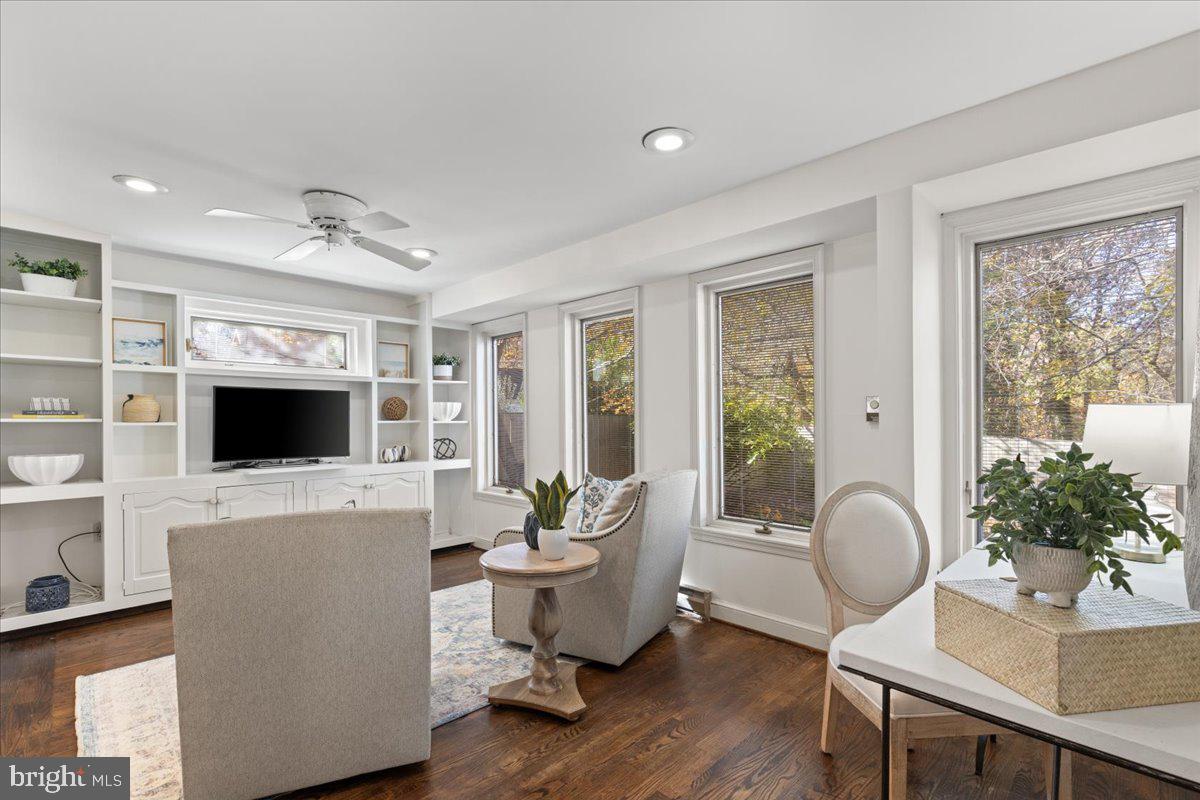 5352 29TH ST NW, WASHINGTON, District Of Columbia 20015, 3 Bedrooms Bedrooms, ,3 BathroomsBathrooms,Residential,For sale,5352 29TH ST NW,DCDC2230246 MLS # DCDC2230246