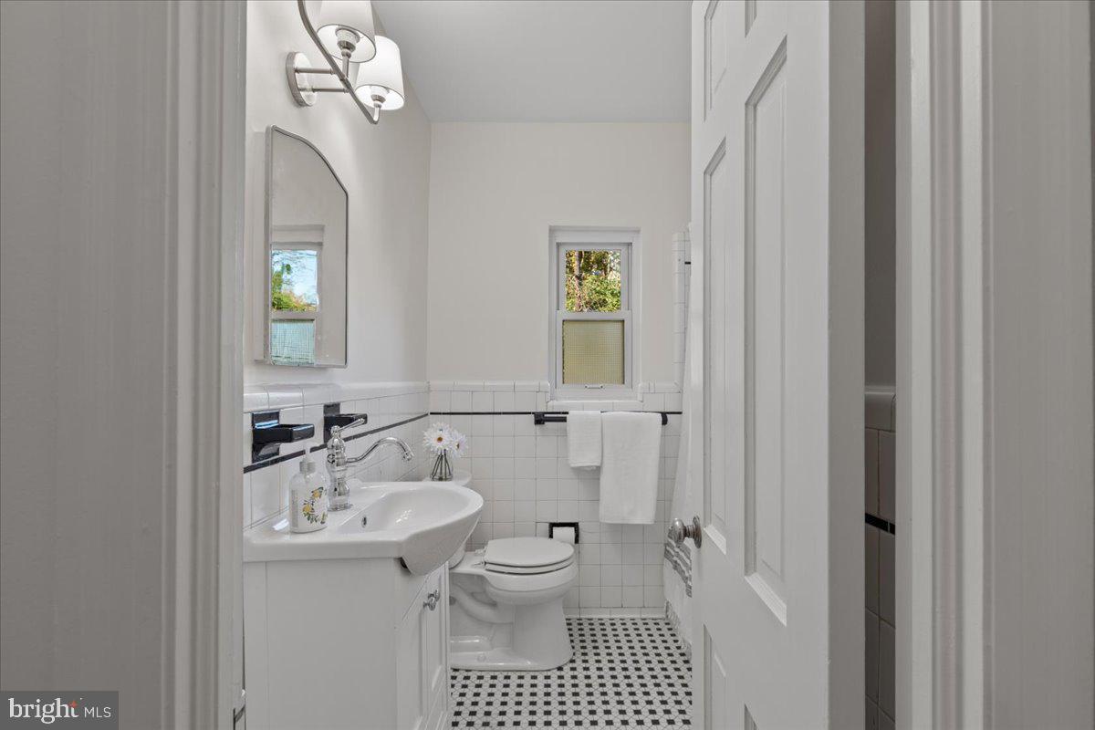 5352 29TH ST NW, WASHINGTON, District Of Columbia 20015, 3 Bedrooms Bedrooms, ,3 BathroomsBathrooms,Residential,For sale,5352 29TH ST NW,DCDC2230246 MLS # DCDC2230246