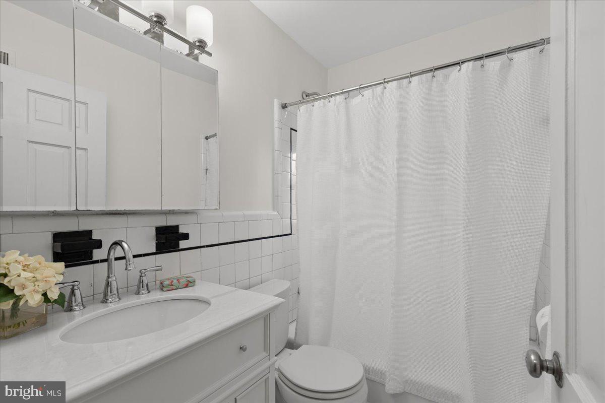 5352 29TH ST NW, WASHINGTON, District Of Columbia 20015, 3 Bedrooms Bedrooms, ,3 BathroomsBathrooms,Residential,For sale,5352 29TH ST NW,DCDC2230246 MLS # DCDC2230246