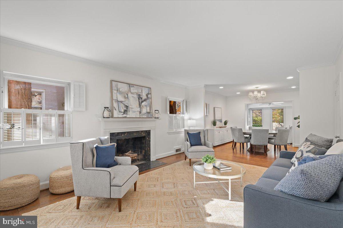 5352 29TH ST NW, WASHINGTON, District Of Columbia 20015, 3 Bedrooms Bedrooms, ,3 BathroomsBathrooms,Residential,For sale,5352 29TH ST NW,DCDC2230246 MLS # DCDC2230246