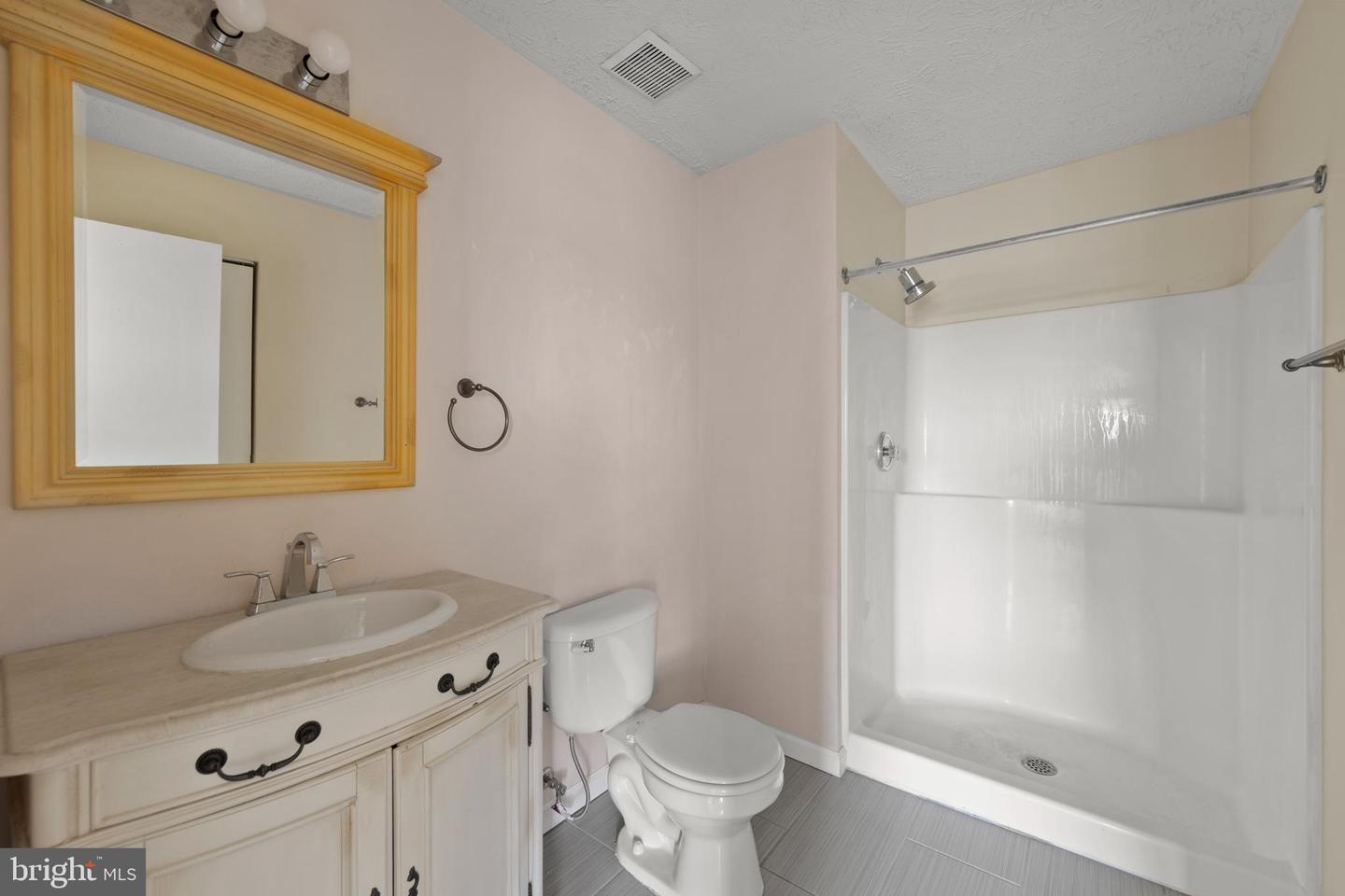 115-12 BROOKLAND TER #12, WINCHESTER, Virginia 22602, 2 Bedrooms Bedrooms, ,2 BathroomsBathrooms,Residential,For sale,115-12 BROOKLAND TER #12,VAFV2037862 MLS # VAFV2037862