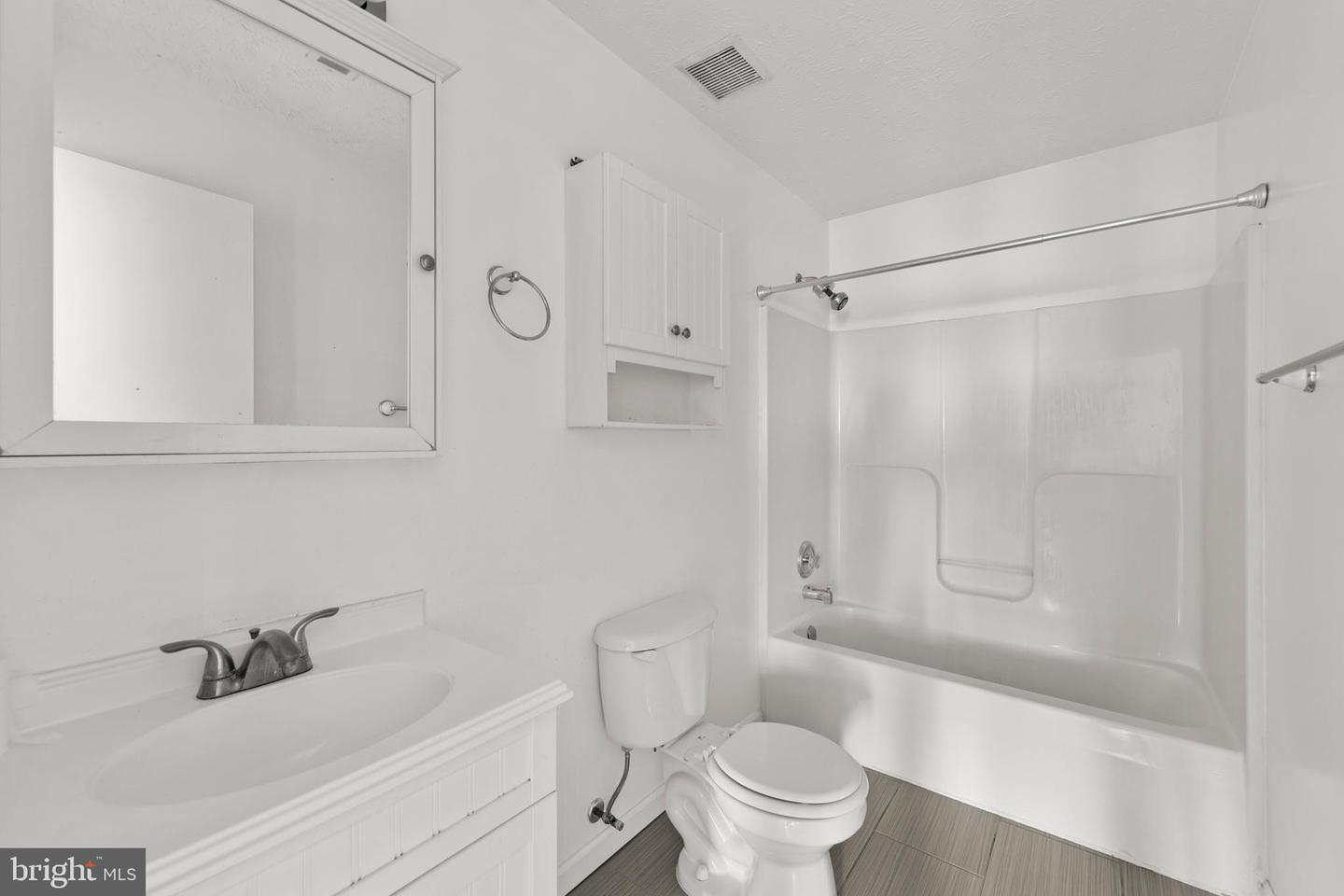 115-12 BROOKLAND TER #12, WINCHESTER, Virginia 22602, 2 Bedrooms Bedrooms, ,2 BathroomsBathrooms,Residential,For sale,115-12 BROOKLAND TER #12,VAFV2037862 MLS # VAFV2037862