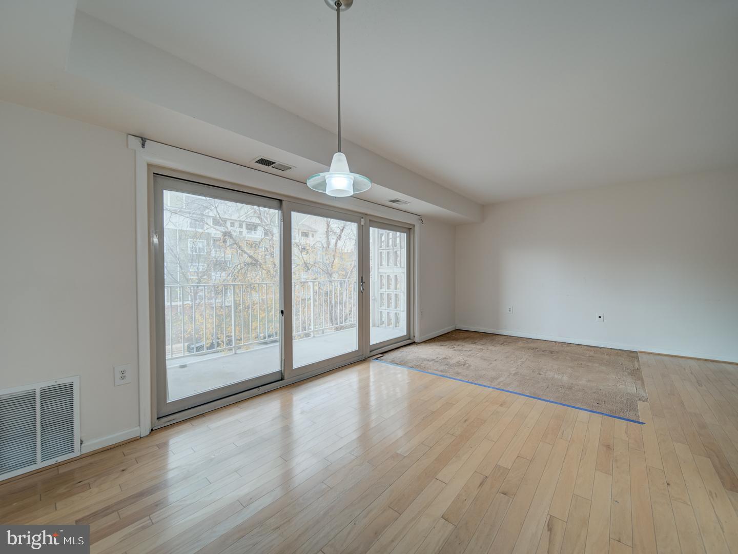 5250 VALLEY FORGE DR #315, ALEXANDRIA, Virginia 22304, 1 Bedroom Bedrooms, ,1 BathroomBathrooms,Residential,For sale,5250 VALLEY FORGE DR #315,VAAX2051854 MLS # VAAX2051854