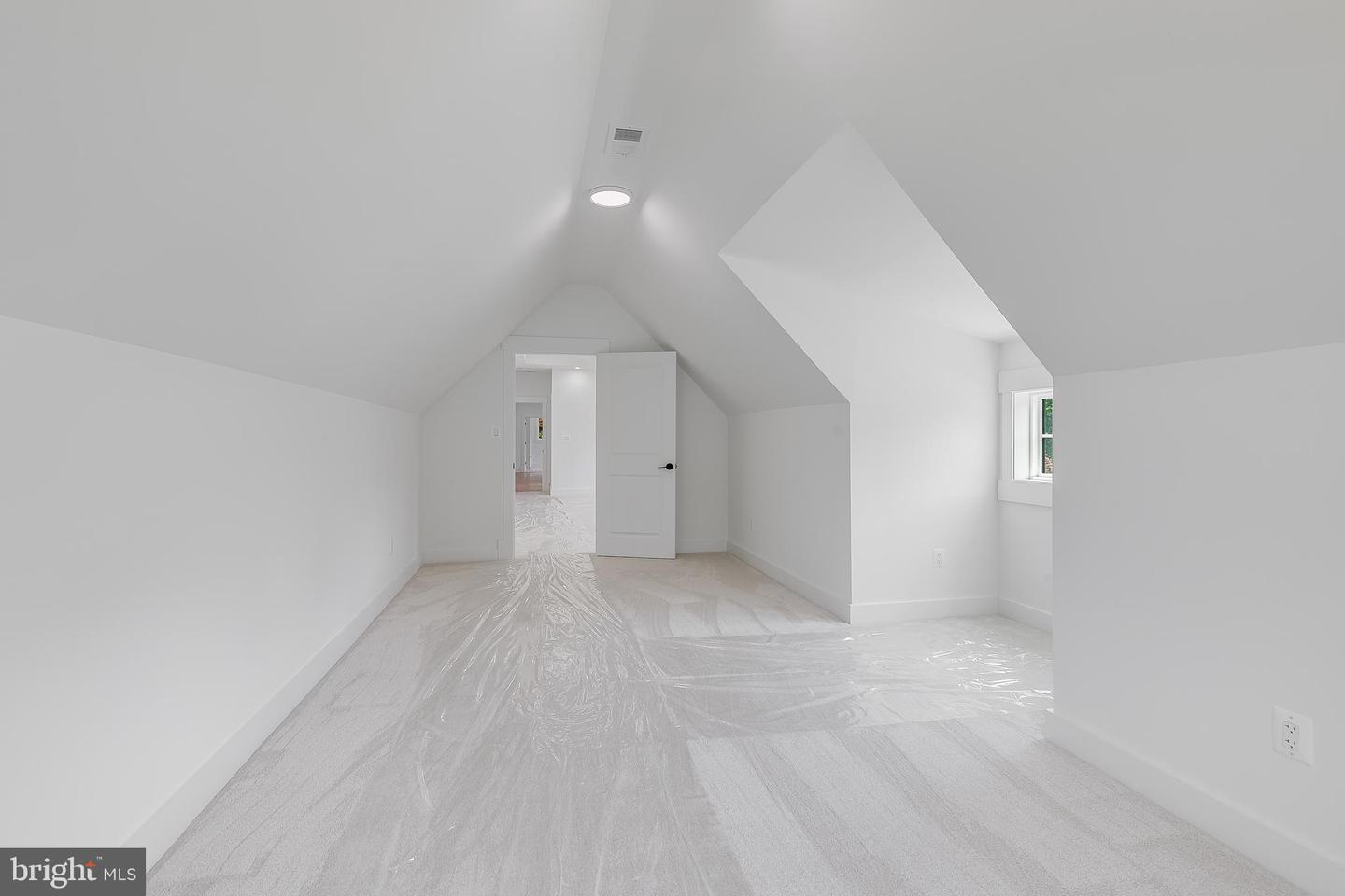 2817 DEREK RD, ALEXANDRIA, Virginia 22306, 6 Bedrooms Bedrooms, ,5 BathroomsBathrooms,Residential,For sale,2817 DEREK RD,VAFX2279360 MLS # VAFX2279360