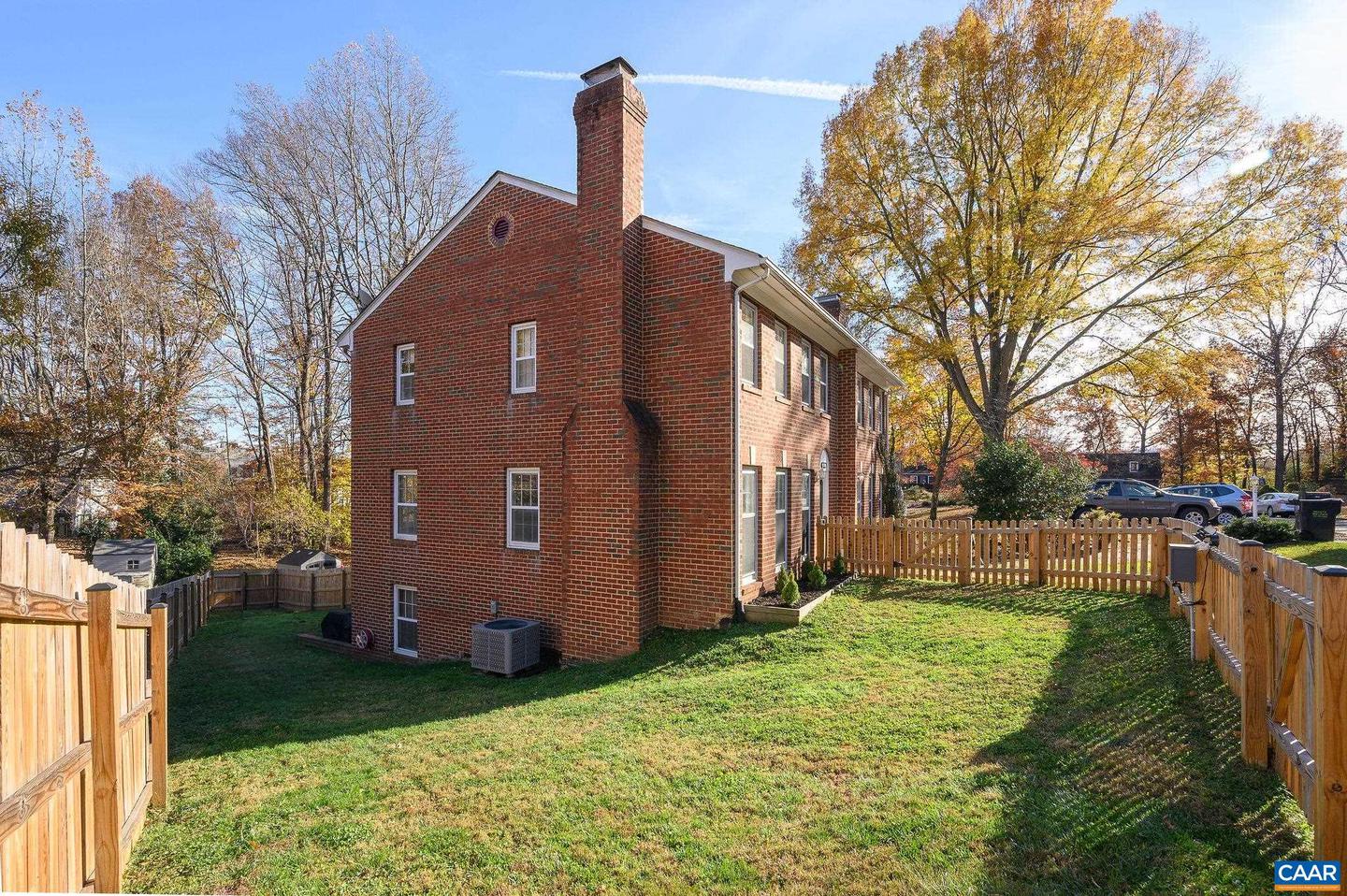 521 WOODMONT DR, CHARLOTTESVILLE, Virginia 22901, 3 Bedrooms Bedrooms, ,3 BathroomsBathrooms,Residential,For sale,521 WOODMONT DR,671170 MLS # 671170 521 WOODMONT DR, CHARLOTTESVILLE, Virginia 22901, 3 Bedrooms Bedrooms, ,3 BathroomsBathrooms,Residential,For sale,521 WOODMONT DR,671170 MLS # 671170