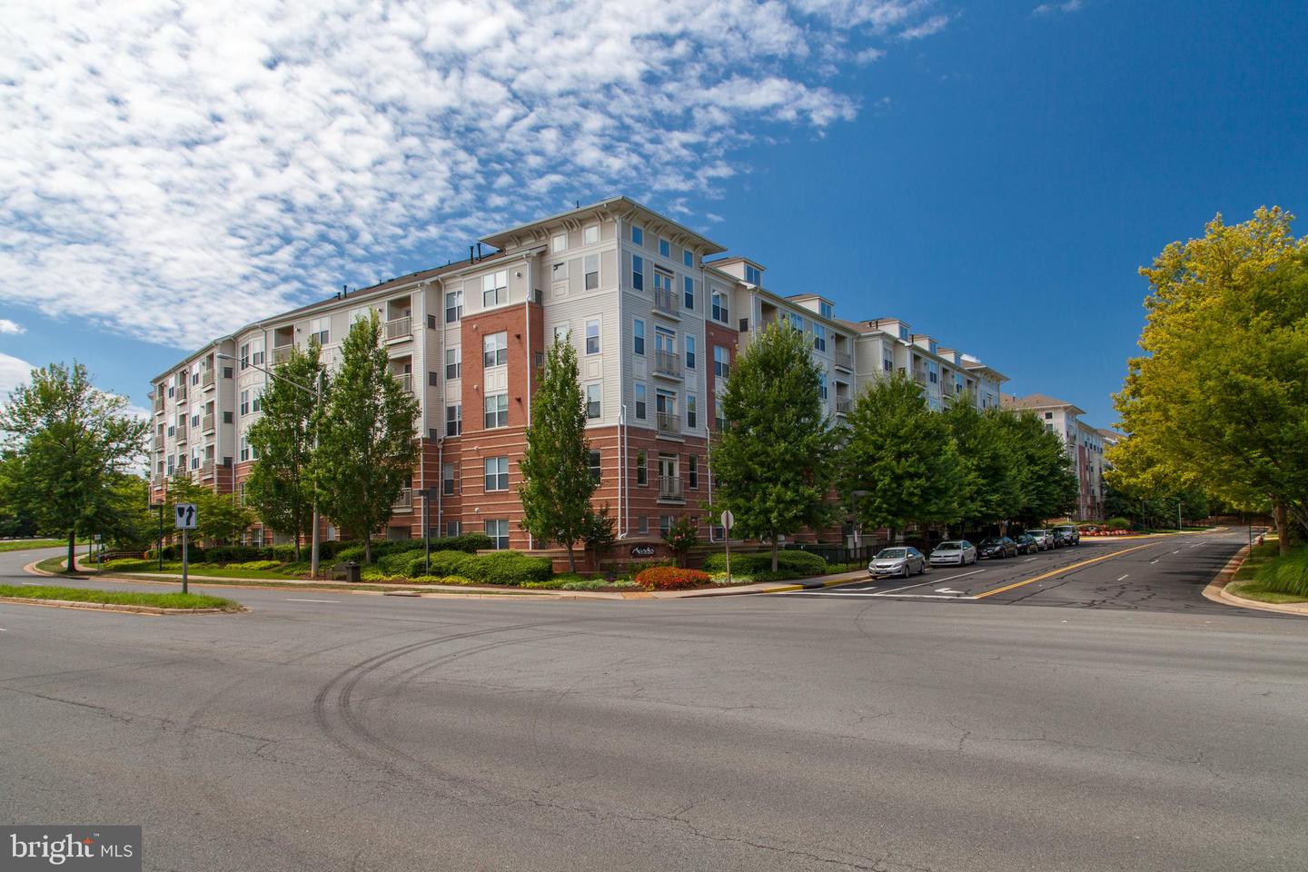 9480 VIRGINIA CENTER BLVD #410, VIENNA, Virginia 22181, 2 Bedrooms Bedrooms, 8 Rooms Rooms,2 BathroomsBathrooms,Residential,For sale,9480 VIRGINIA CENTER BLVD #410,VAFX2051714 MLS # VAFX2051714 9480 VIRGINIA CENTER BLVD #410, VIENNA, Virginia 22181, 2 Bedrooms Bedrooms, 8 Rooms Rooms,2 BathroomsBathrooms,Residential,For sale,9480 VIRGINIA CENTER BLVD #410,VAFX2051714 MLS # VAFX2051714