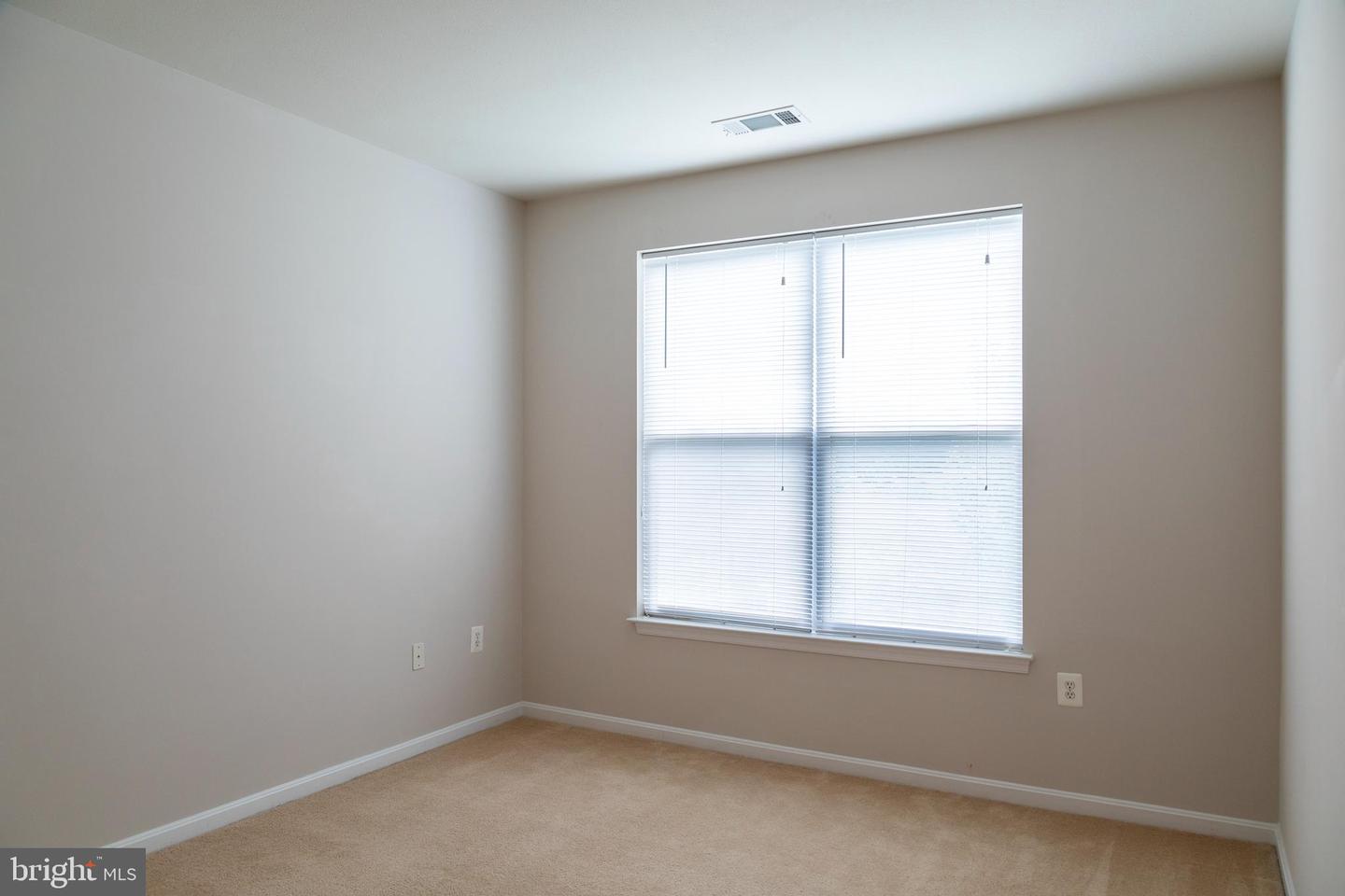 9480 VIRGINIA CENTER BLVD #410, VIENNA, Virginia 22181, 2 Bedrooms Bedrooms, 8 Rooms Rooms,2 BathroomsBathrooms,Residential,For sale,9480 VIRGINIA CENTER BLVD #410,VAFX2051714 MLS # VAFX2051714