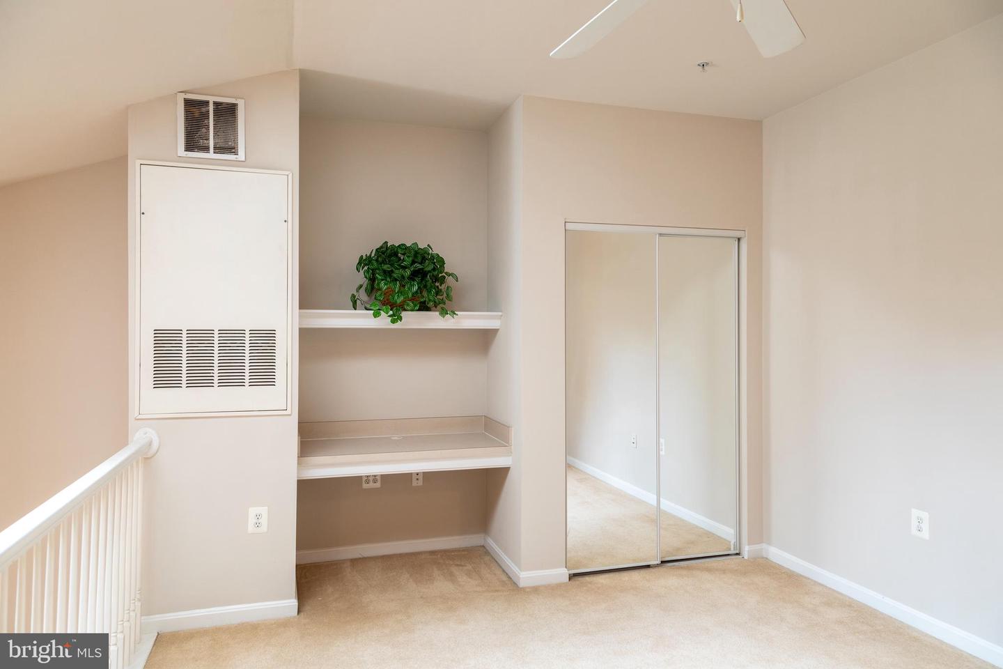 9480 VIRGINIA CENTER BLVD #410, VIENNA, Virginia 22181, 2 Bedrooms Bedrooms, 8 Rooms Rooms,2 BathroomsBathrooms,Residential,For sale,9480 VIRGINIA CENTER BLVD #410,VAFX2051714 MLS # VAFX2051714