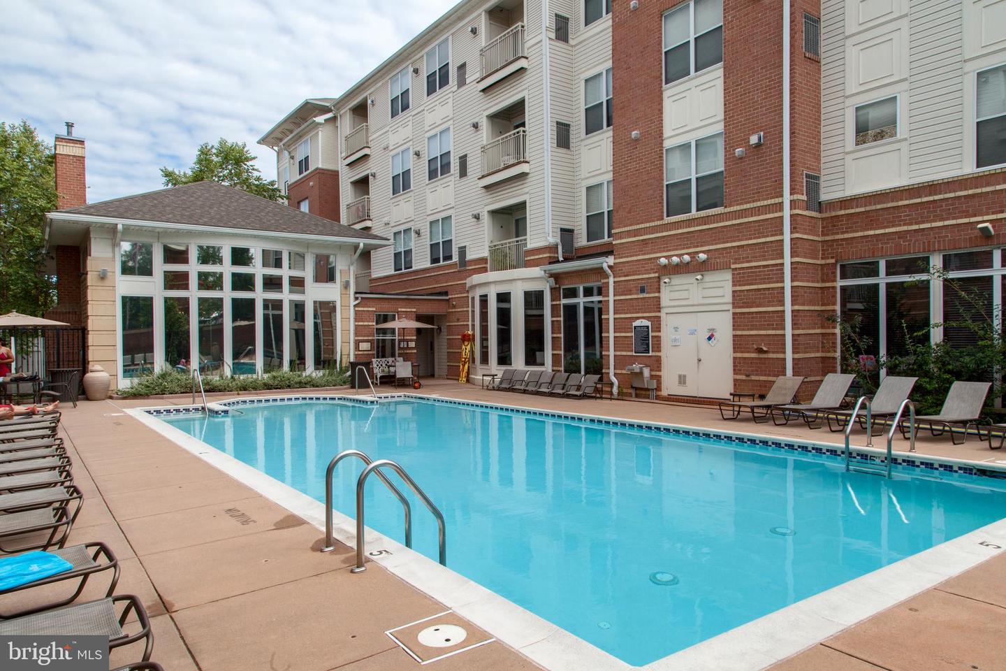 9480 VIRGINIA CENTER BLVD #410, VIENNA, Virginia 22181, 2 Bedrooms Bedrooms, 8 Rooms Rooms,2 BathroomsBathrooms,Residential,For sale,9480 VIRGINIA CENTER BLVD #410,VAFX2051714 MLS # VAFX2051714