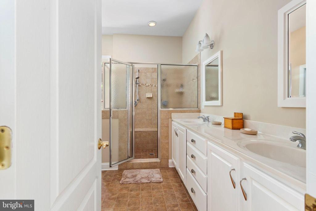 120 EAGLE CT, LOCUST GROVE, Virginia 22508, 4 Bedrooms Bedrooms, ,2 BathroomsBathrooms,Residential,120 EAGLE CT,VAOR2012362 MLS # VAOR2012362