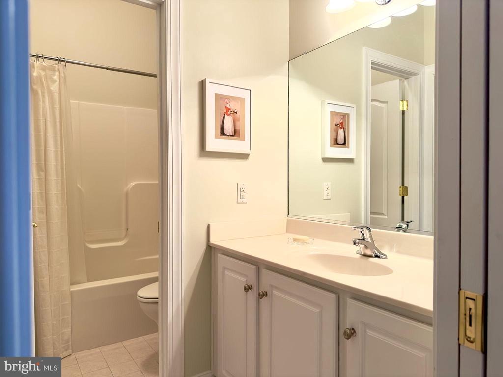 120 EAGLE CT, LOCUST GROVE, Virginia 22508, 4 Bedrooms Bedrooms, ,2 BathroomsBathrooms,Residential,120 EAGLE CT,VAOR2012362 MLS # VAOR2012362