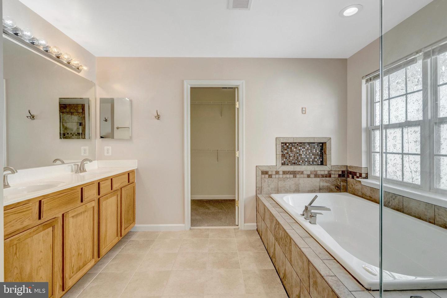 8339 MIDDLE RUDDINGS DR, LORTON, Virginia 22079, 4 Bedrooms Bedrooms, ,3 BathroomsBathrooms,Residential,For sale,8339 MIDDLE RUDDINGS DR,VAFX2261284 MLS # VAFX2261284