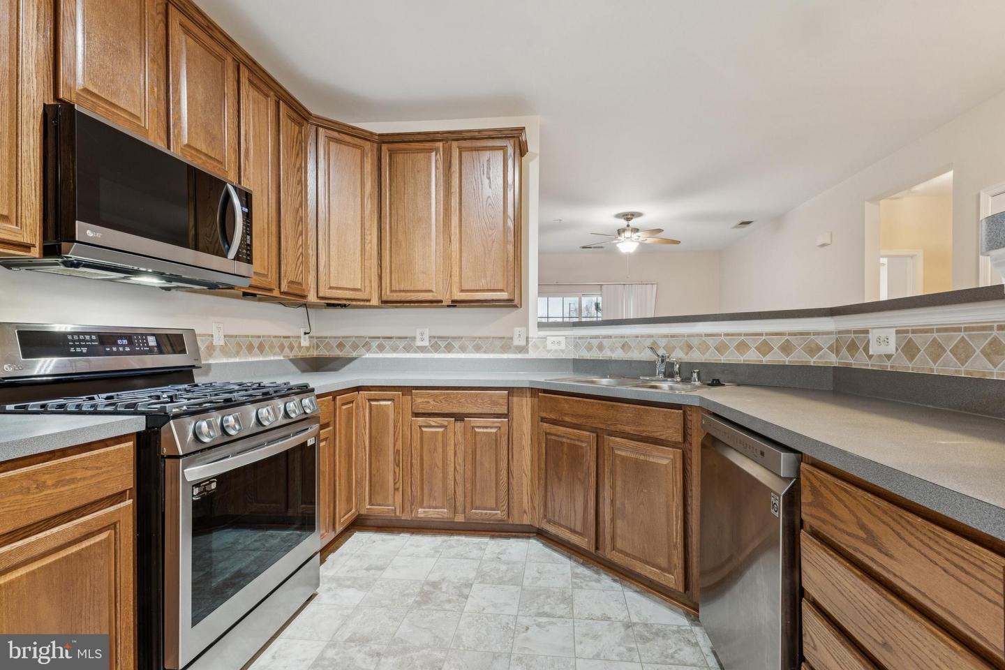 9710 HANDERSON PL #UNIT 302, MANASSAS PARK, Virginia 20111, 2 Bedrooms Bedrooms, ,2 BathroomsBathrooms,Residential,For sale,9710 HANDERSON PL #UNIT 302,VAMP2003328 MLS # VAMP2003328