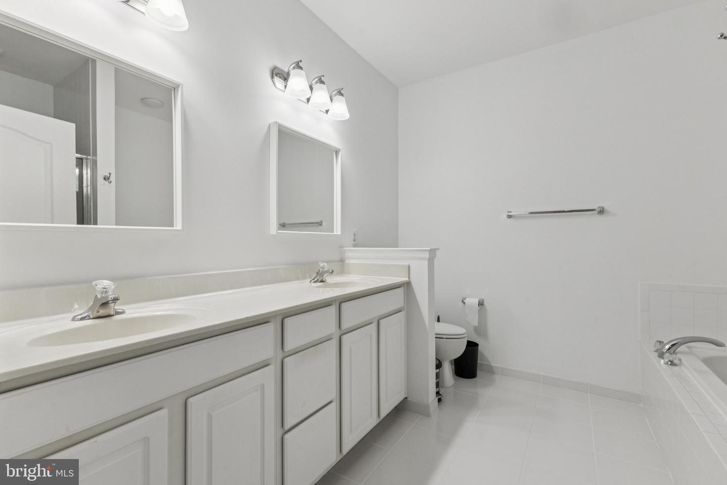 9710 HANDERSON PL #UNIT 302, MANASSAS PARK, Virginia 20111, 2 Bedrooms Bedrooms, ,2 BathroomsBathrooms,Residential,For sale,9710 HANDERSON PL #UNIT 302,VAMP2003328 MLS # VAMP2003328