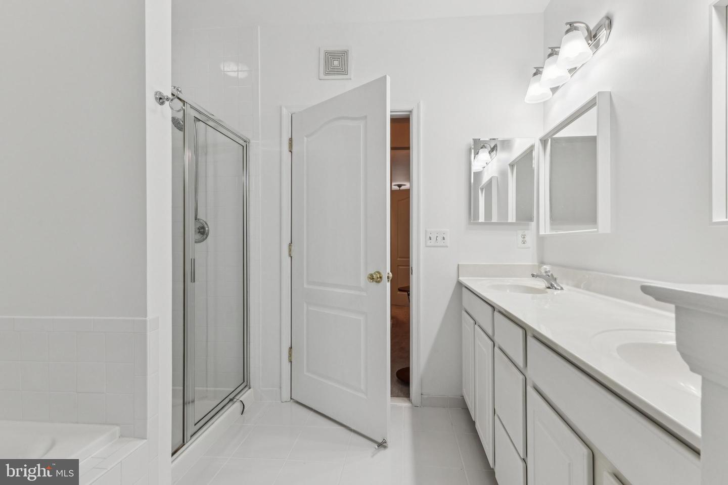 9710 HANDERSON PL #UNIT 302, MANASSAS PARK, Virginia 20111, 2 Bedrooms Bedrooms, ,2 BathroomsBathrooms,Residential,For sale,9710 HANDERSON PL #UNIT 302,VAMP2003328 MLS # VAMP2003328