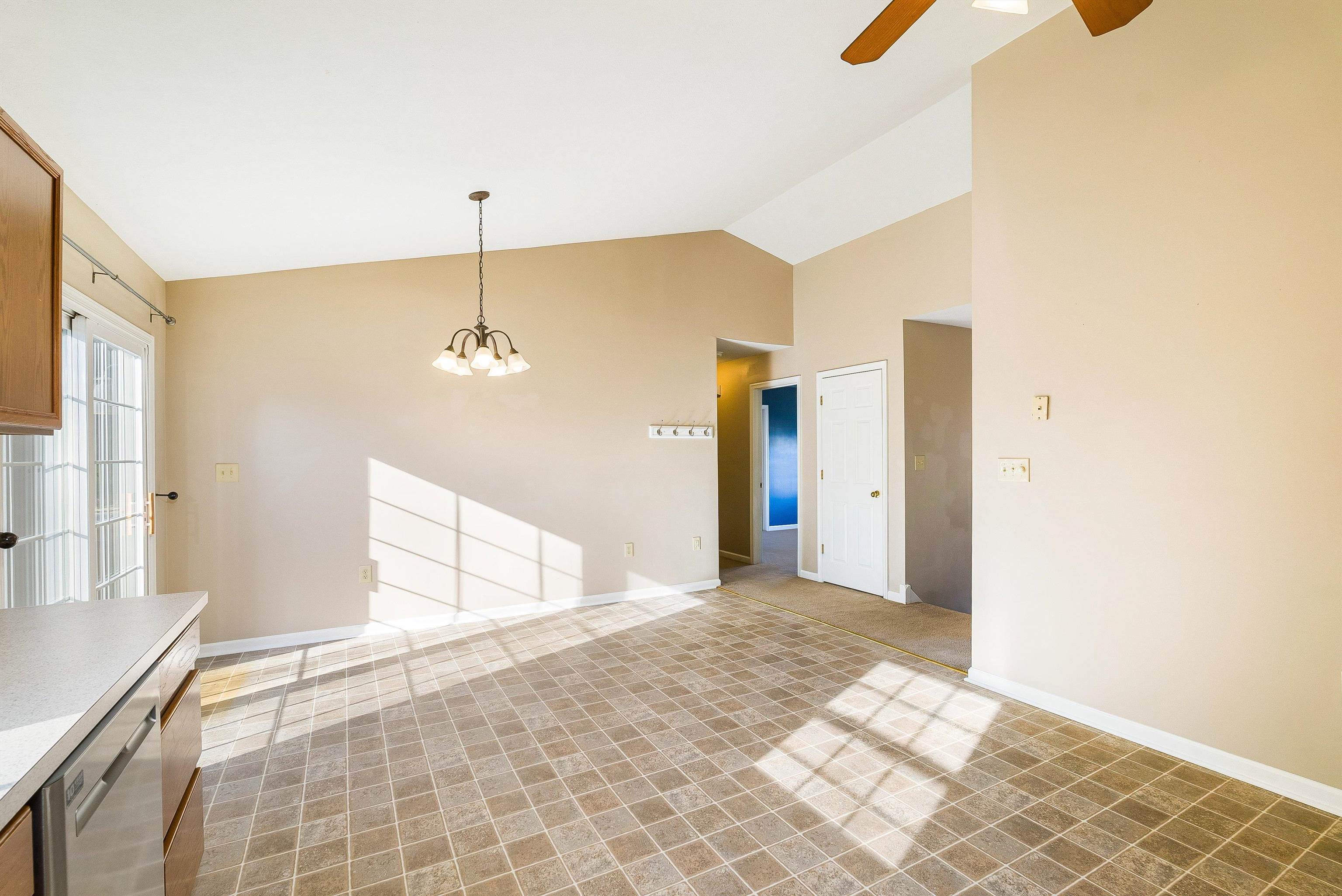 656 EDWARDIAN LN, WAYNESBORO, Virginia 22980, 3 Bedrooms Bedrooms, ,3 BathroomsBathrooms,Residential,656 EDWARDIAN LN,671192 MLS # 671192