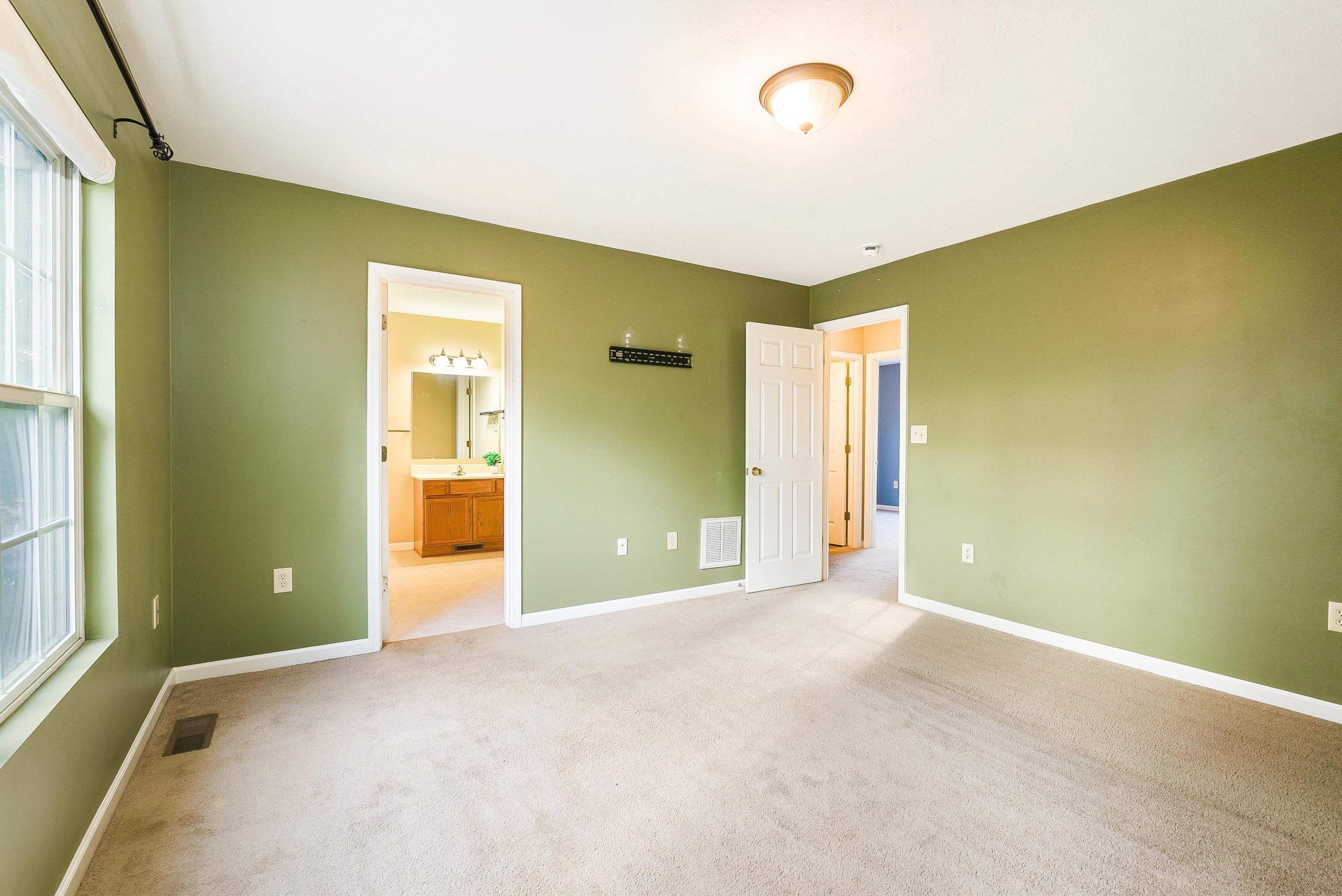 656 EDWARDIAN LN, WAYNESBORO, Virginia 22980, 3 Bedrooms Bedrooms, ,3 BathroomsBathrooms,Residential,656 EDWARDIAN LN,671192 MLS # 671192