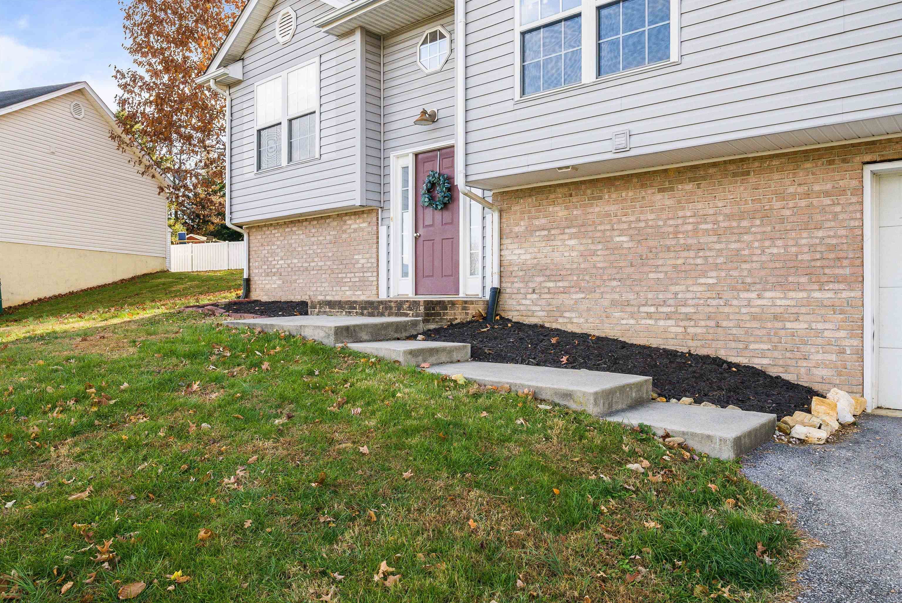 656 EDWARDIAN LN, WAYNESBORO, Virginia 22980, 3 Bedrooms Bedrooms, ,3 BathroomsBathrooms,Residential,656 EDWARDIAN LN,671192 MLS # 671192