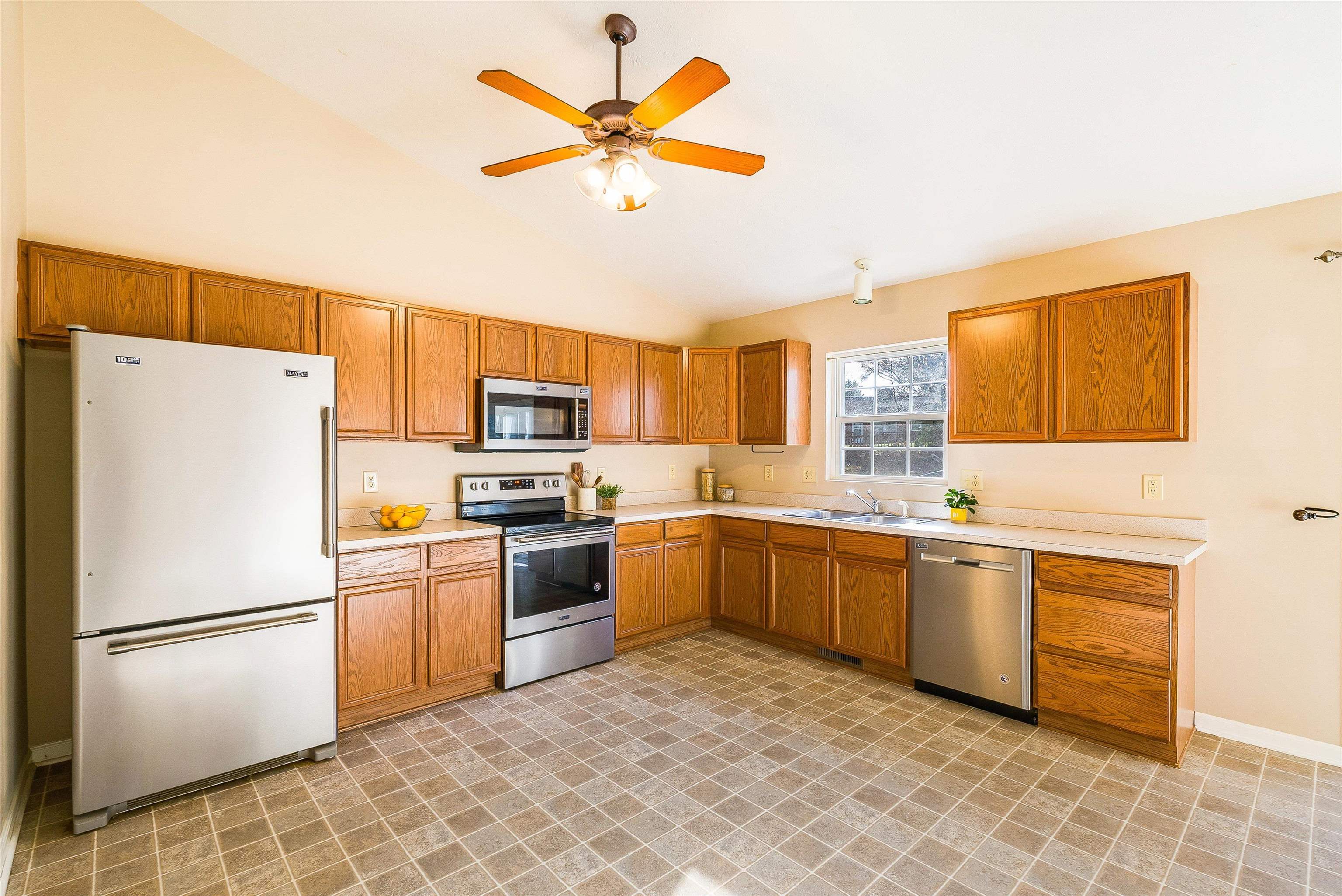 656 EDWARDIAN LN, WAYNESBORO, Virginia 22980, 3 Bedrooms Bedrooms, ,3 BathroomsBathrooms,Residential,656 EDWARDIAN LN,671192 MLS # 671192