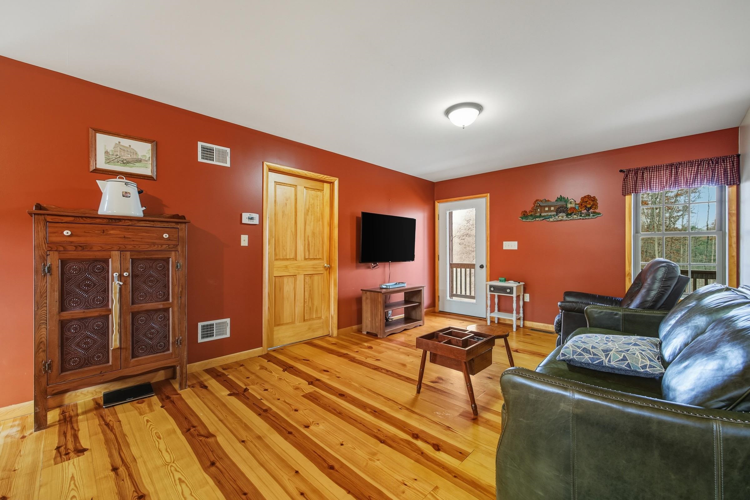 325 OLD WAGON RD, LURAY, Virginia 22835, 3 Bedrooms Bedrooms, ,2 BathroomsBathrooms,Residential,325 OLD WAGON RD,671202 MLS # 671202