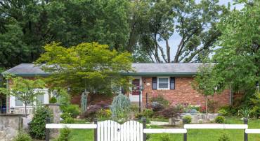 4211 DOWNING ST, ANNANDALE, Virginia 22003, 5 Bedrooms Bedrooms, 9 Rooms Rooms,4 BathroomsBathrooms,Residential,For sale,4211 DOWNING ST,VAFX2277920 MLS # VAFX2277920