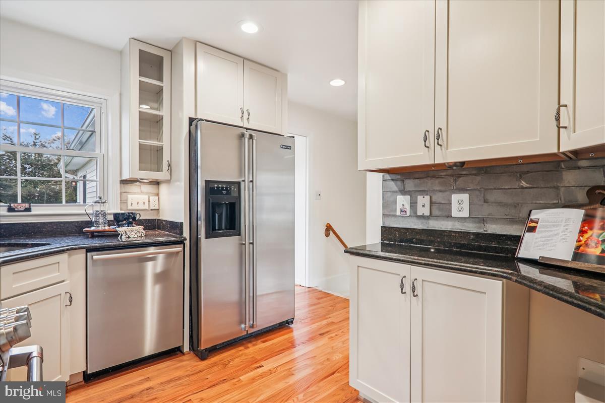 941 N MCKINLEY RD, ARLINGTON, Virginia 22205, 4 Bedrooms Bedrooms, ,3 BathroomsBathrooms,Residential,For sale,941 N MCKINLEY RD,VAAR2065932 MLS # VAAR2065932