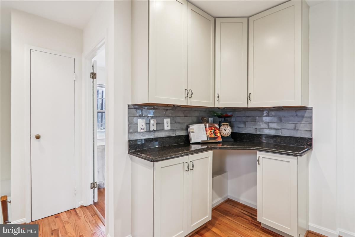 941 N MCKINLEY RD, ARLINGTON, Virginia 22205, 4 Bedrooms Bedrooms, ,3 BathroomsBathrooms,Residential,For sale,941 N MCKINLEY RD,VAAR2065932 MLS # VAAR2065932