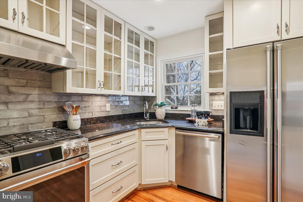 941 N MCKINLEY RD, ARLINGTON, Virginia 22205, 4 Bedrooms Bedrooms, ,3 BathroomsBathrooms,Residential,For sale,941 N MCKINLEY RD,VAAR2065932 MLS # VAAR2065932