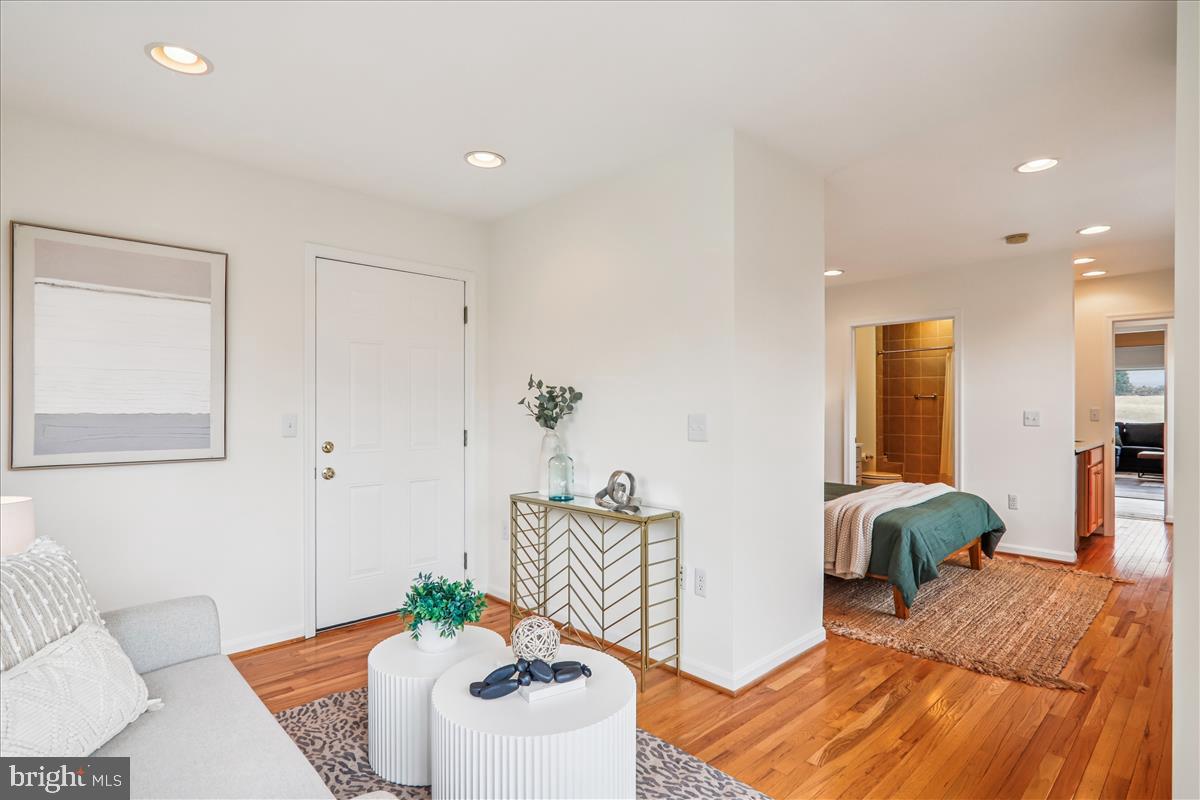 941 N MCKINLEY RD, ARLINGTON, Virginia 22205, 4 Bedrooms Bedrooms, ,3 BathroomsBathrooms,Residential,For sale,941 N MCKINLEY RD,VAAR2065932 MLS # VAAR2065932