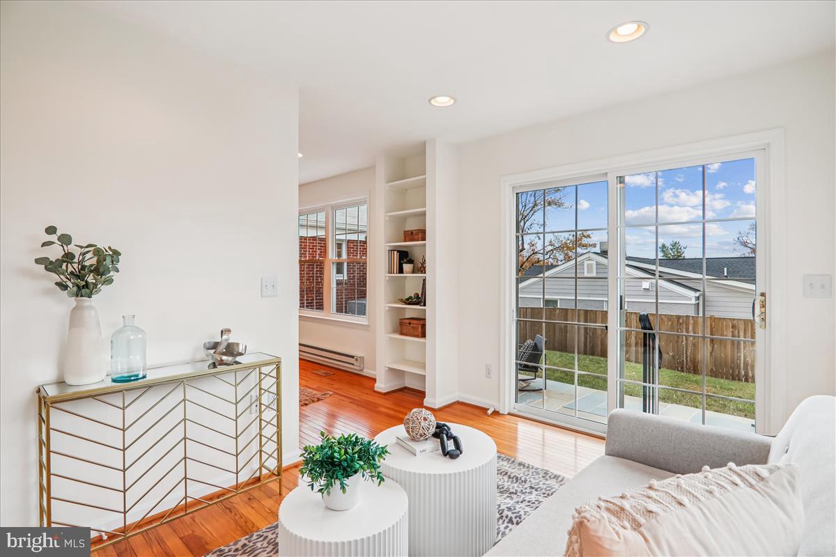 941 N MCKINLEY RD, ARLINGTON, Virginia 22205, 4 Bedrooms Bedrooms, ,3 BathroomsBathrooms,Residential,For sale,941 N MCKINLEY RD,VAAR2065932 MLS # VAAR2065932