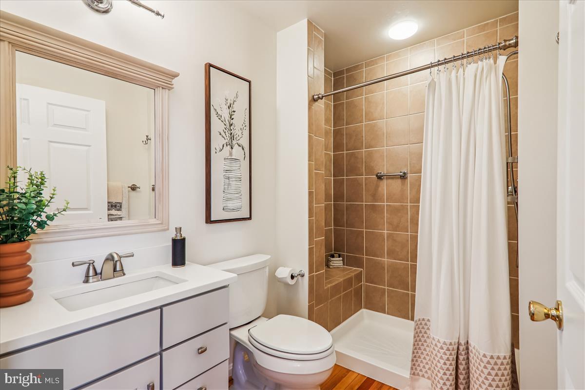 941 N MCKINLEY RD, ARLINGTON, Virginia 22205, 4 Bedrooms Bedrooms, ,3 BathroomsBathrooms,Residential,For sale,941 N MCKINLEY RD,VAAR2065932 MLS # VAAR2065932