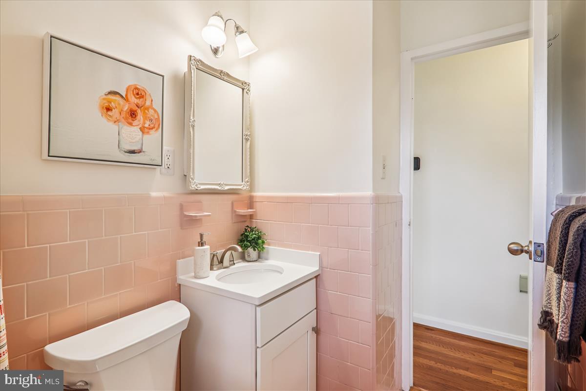 941 N MCKINLEY RD, ARLINGTON, Virginia 22205, 4 Bedrooms Bedrooms, ,3 BathroomsBathrooms,Residential,For sale,941 N MCKINLEY RD,VAAR2065932 MLS # VAAR2065932