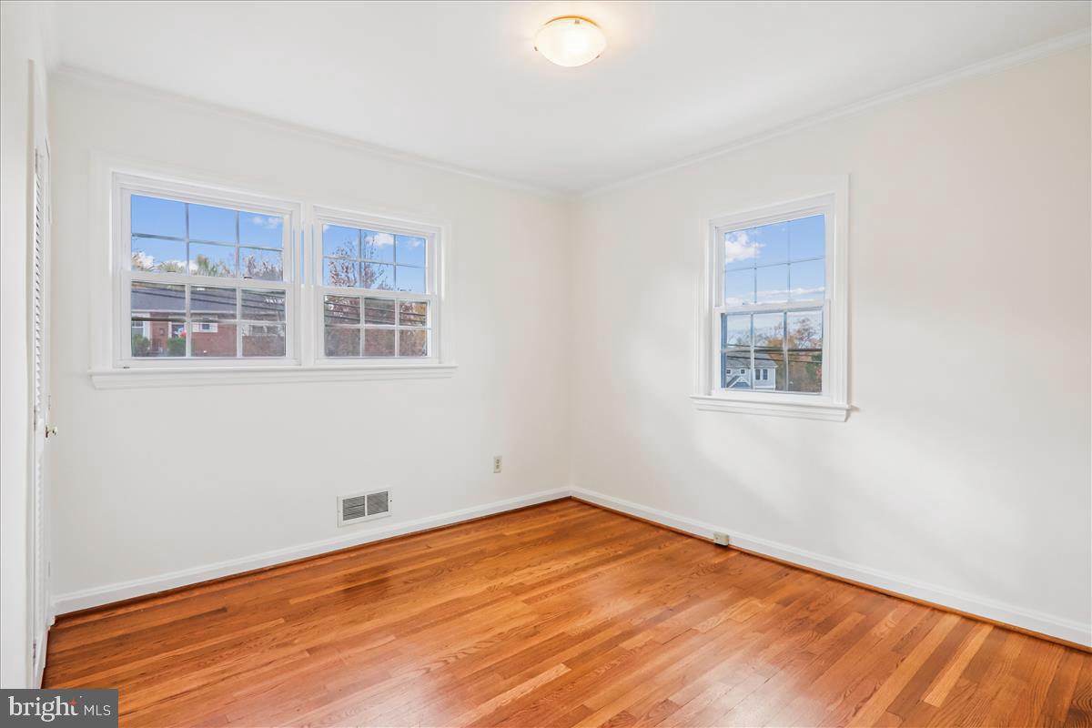 941 N MCKINLEY RD, ARLINGTON, Virginia 22205, 4 Bedrooms Bedrooms, ,3 BathroomsBathrooms,Residential,For sale,941 N MCKINLEY RD,VAAR2065932 MLS # VAAR2065932