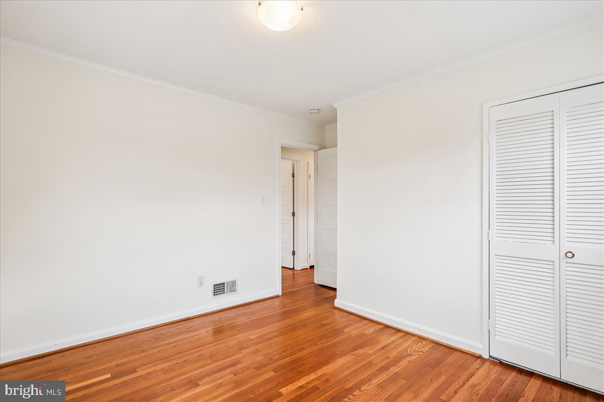 941 N MCKINLEY RD, ARLINGTON, Virginia 22205, 4 Bedrooms Bedrooms, ,3 BathroomsBathrooms,Residential,For sale,941 N MCKINLEY RD,VAAR2065932 MLS # VAAR2065932