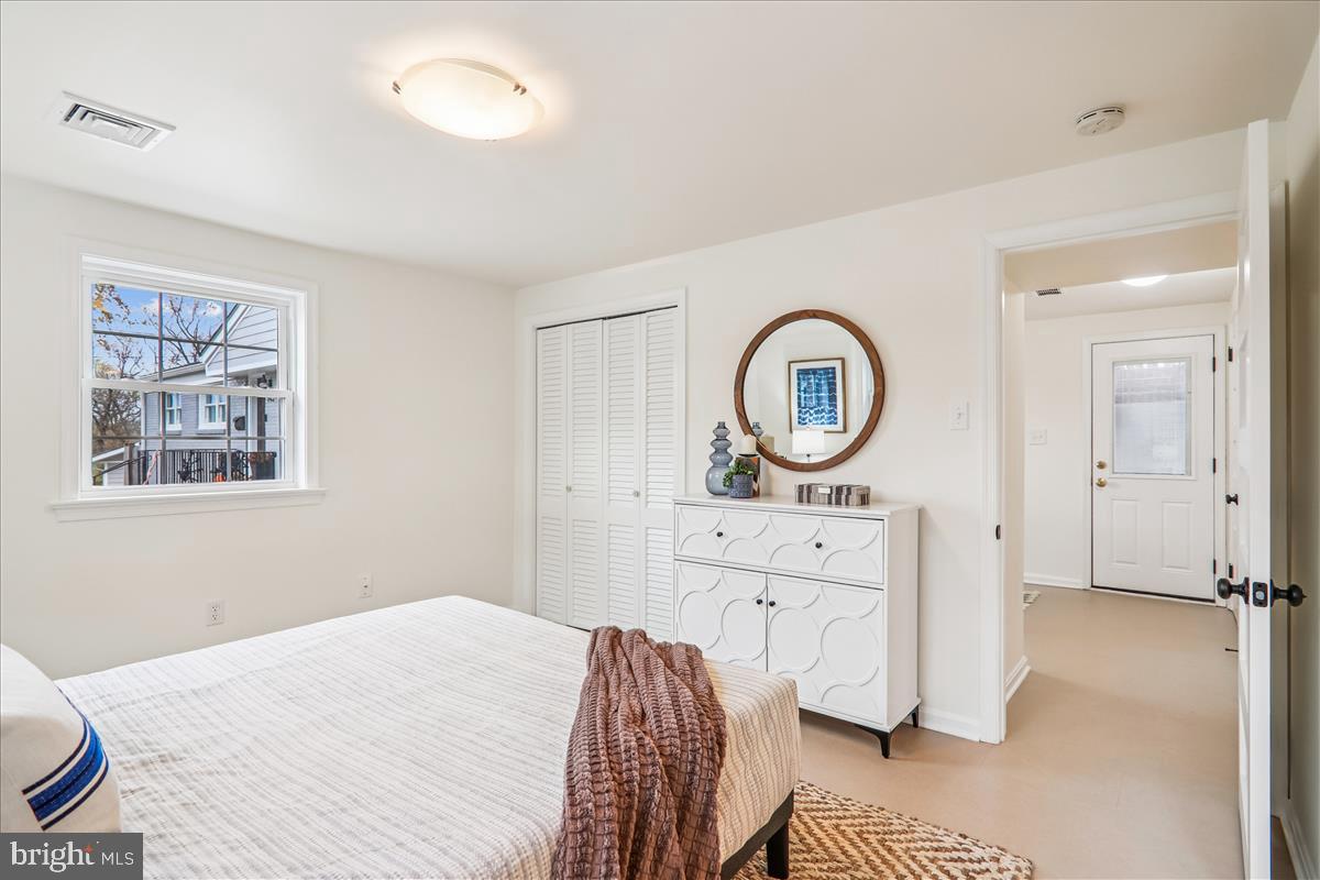 941 N MCKINLEY RD, ARLINGTON, Virginia 22205, 4 Bedrooms Bedrooms, ,3 BathroomsBathrooms,Residential,For sale,941 N MCKINLEY RD,VAAR2065932 MLS # VAAR2065932