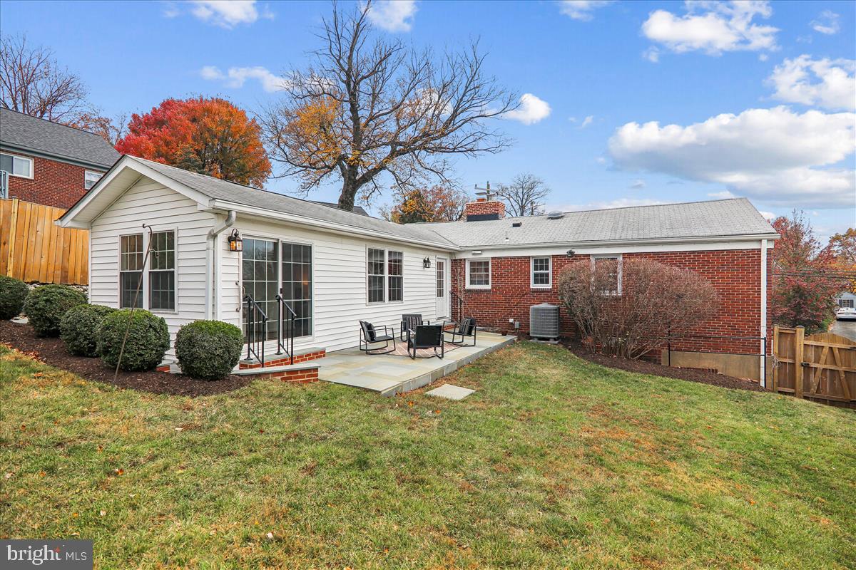 941 N MCKINLEY RD, ARLINGTON, Virginia 22205, 4 Bedrooms Bedrooms, ,3 BathroomsBathrooms,Residential,For sale,941 N MCKINLEY RD,VAAR2065932 MLS # VAAR2065932