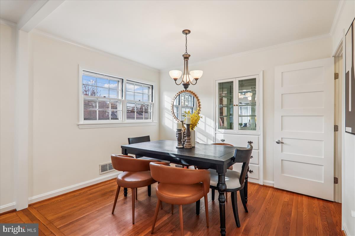 941 N MCKINLEY RD, ARLINGTON, Virginia 22205, 4 Bedrooms Bedrooms, ,3 BathroomsBathrooms,Residential,For sale,941 N MCKINLEY RD,VAAR2065932 MLS # VAAR2065932