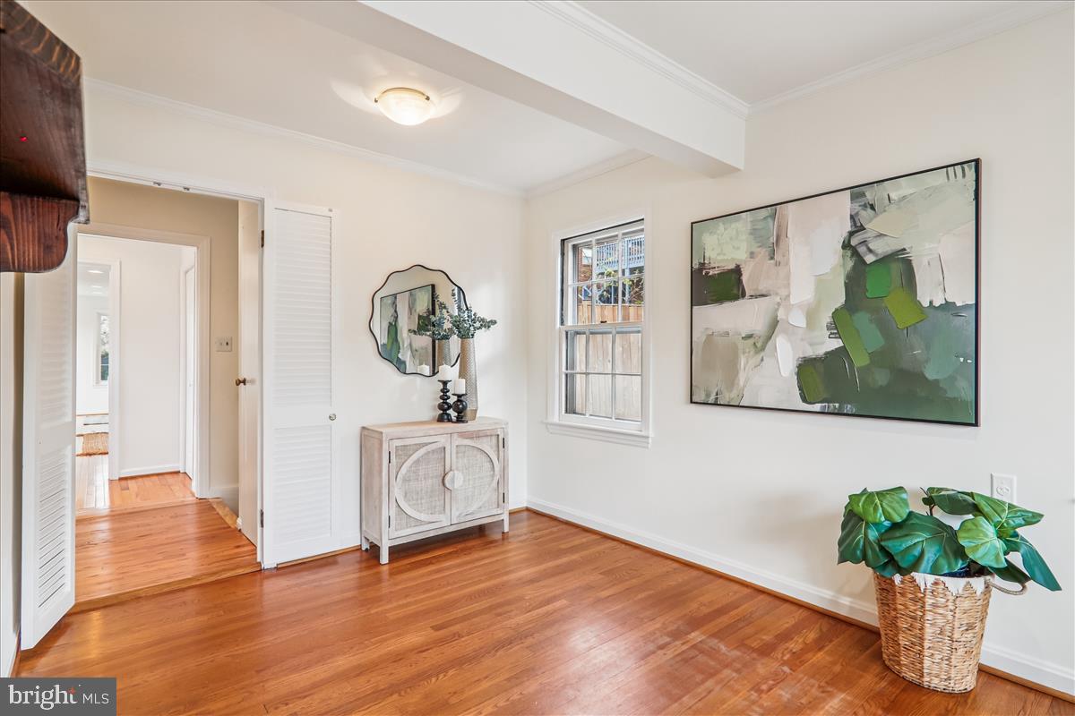 941 N MCKINLEY RD, ARLINGTON, Virginia 22205, 4 Bedrooms Bedrooms, ,3 BathroomsBathrooms,Residential,For sale,941 N MCKINLEY RD,VAAR2065932 MLS # VAAR2065932