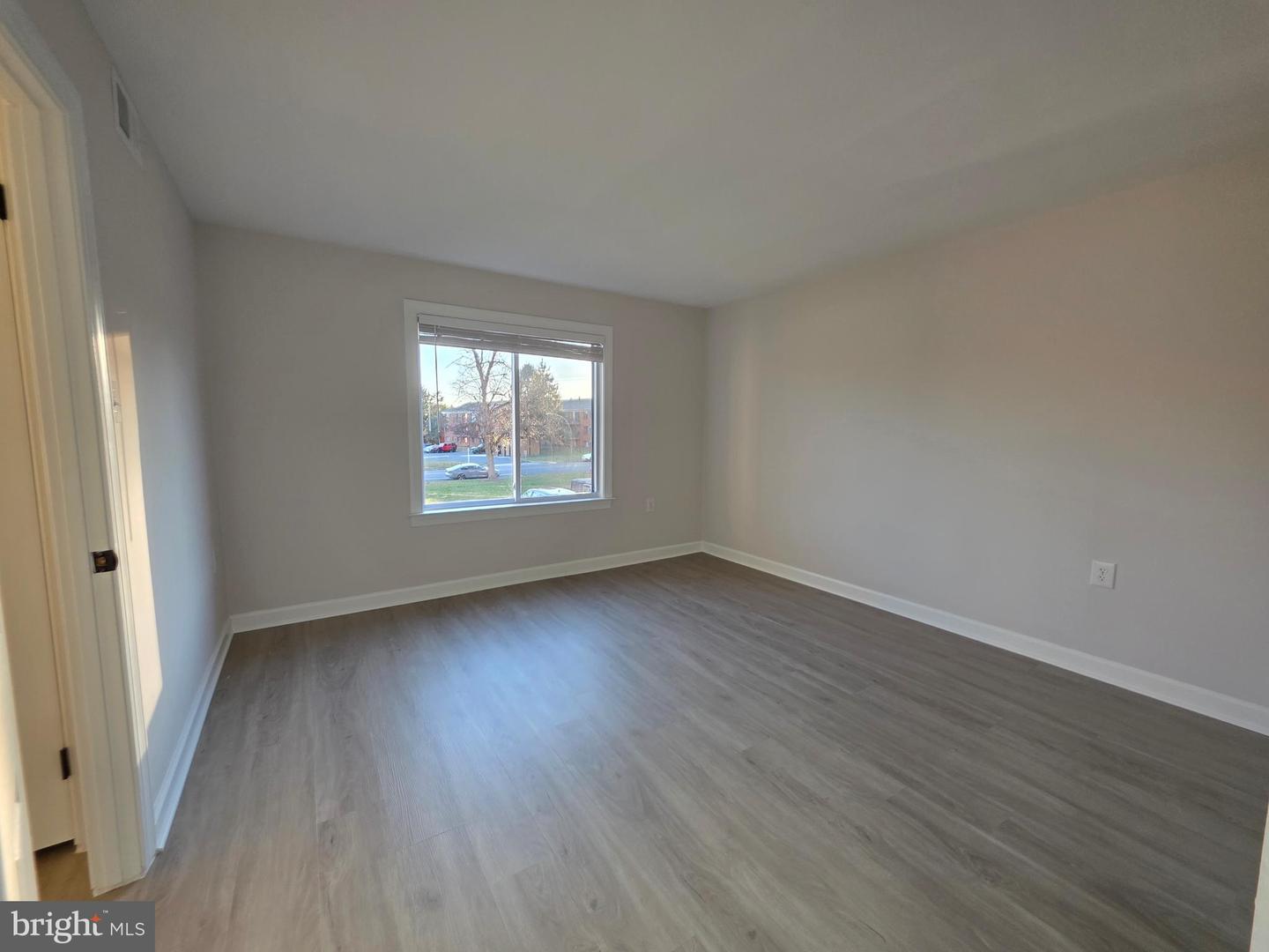 125-H CLUBHOUSE DR SW #4, LEESBURG, Virginia 20175, 1 Bedroom Bedrooms, ,1 BathroomBathrooms,Residential,For sale,125-H CLUBHOUSE DR SW #4,VALO2111086 MLS # VALO2111086 125-H CLUBHOUSE DR SW #4, LEESBURG, Virginia 20175, 1 Bedroom Bedrooms, ,1 BathroomBathrooms,Residential,For sale,125-H CLUBHOUSE DR SW #4,VALO2111086 MLS # VALO2111086