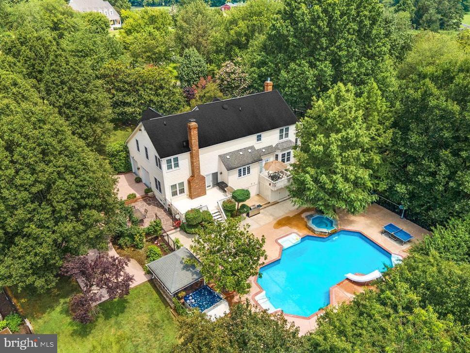 15700 TRAPSHIRE CT, WATERFORD, Virginia 20197, 5 Bedrooms Bedrooms, ,3 BathroomsBathrooms,Residential,For sale,15700 TRAPSHIRE CT,VALO2111108 MLS # VALO2111108