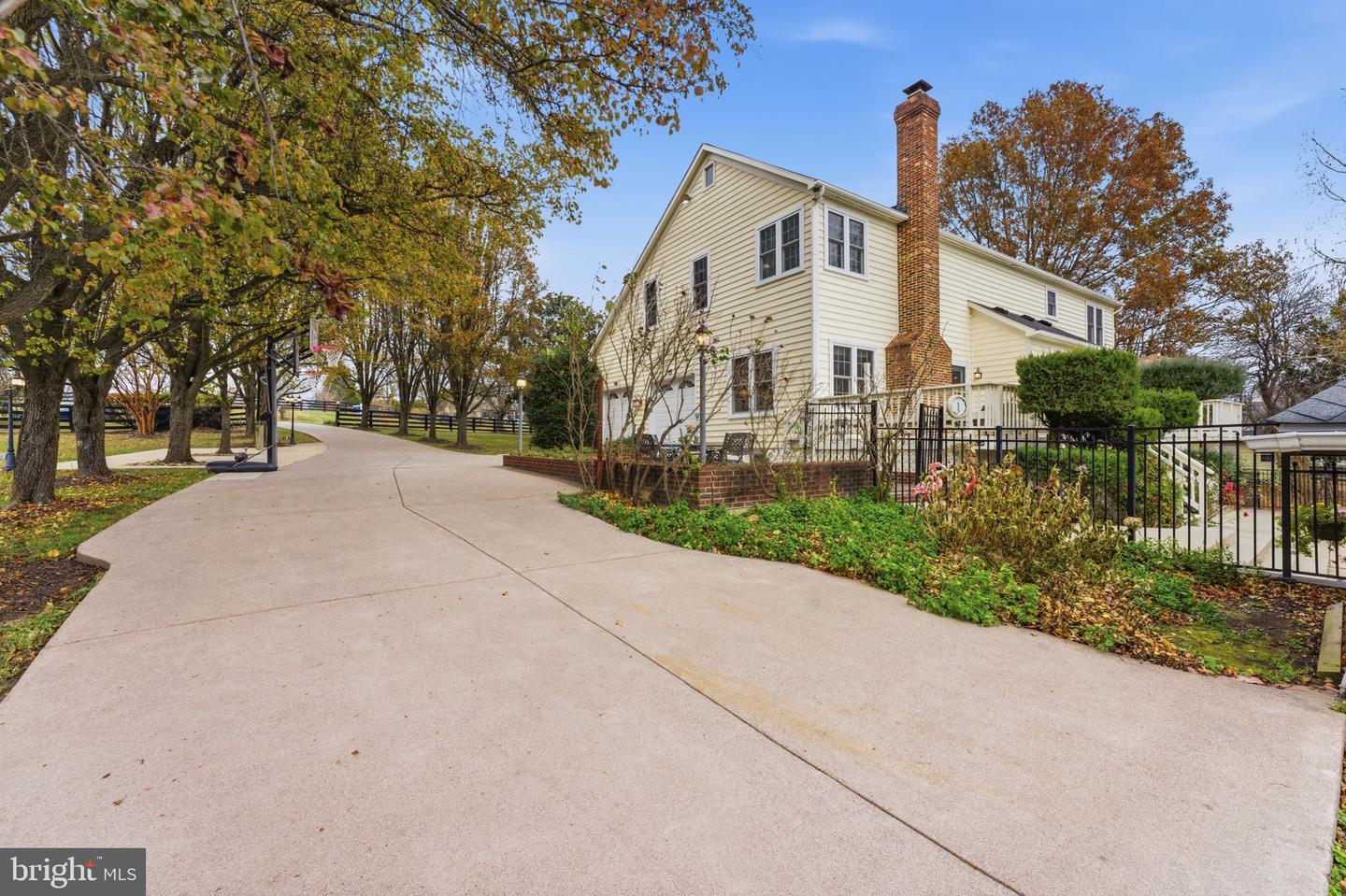 15700 TRAPSHIRE CT, WATERFORD, Virginia 20197, 5 Bedrooms Bedrooms, ,3 BathroomsBathrooms,Residential,For sale,15700 TRAPSHIRE CT,VALO2111108 MLS # VALO2111108 15700 TRAPSHIRE CT, WATERFORD, Virginia 20197, 5 Bedrooms Bedrooms, ,3 BathroomsBathrooms,Residential,For sale,15700 TRAPSHIRE CT,VALO2111108 MLS # VALO2111108