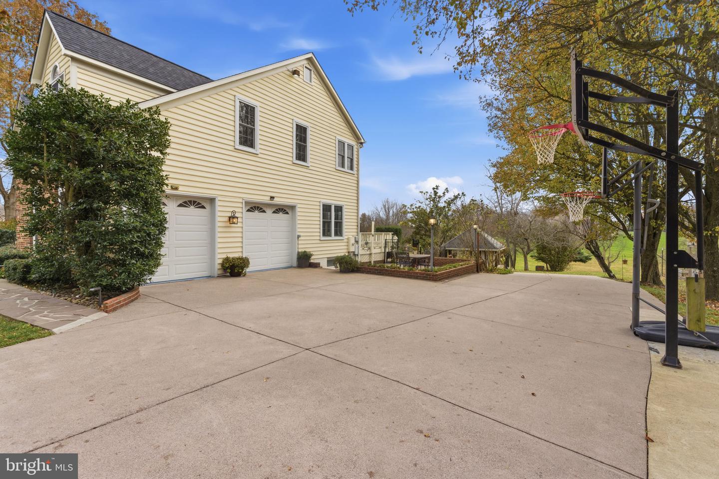 15700 TRAPSHIRE CT, WATERFORD, Virginia 20197, 5 Bedrooms Bedrooms, ,3 BathroomsBathrooms,Residential,For sale,15700 TRAPSHIRE CT,VALO2111108 MLS # VALO2111108 15700 TRAPSHIRE CT, WATERFORD, Virginia 20197, 5 Bedrooms Bedrooms, ,3 BathroomsBathrooms,Residential,For sale,15700 TRAPSHIRE CT,VALO2111108 MLS # VALO2111108