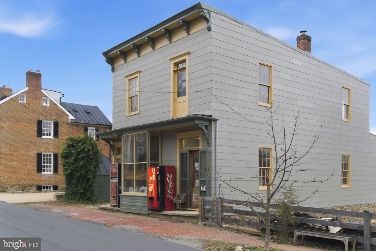 15700 TRAPSHIRE CT, WATERFORD, Virginia 20197, 5 Bedrooms Bedrooms, ,3 BathroomsBathrooms,Residential,For sale,15700 TRAPSHIRE CT,VALO2111108 MLS # VALO2111108 15700 TRAPSHIRE CT, WATERFORD, Virginia 20197, 5 Bedrooms Bedrooms, ,3 BathroomsBathrooms,Residential,For sale,15700 TRAPSHIRE CT,VALO2111108 MLS # VALO2111108