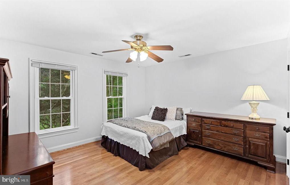 15700 TRAPSHIRE CT, WATERFORD, Virginia 20197, 5 Bedrooms Bedrooms, ,3 BathroomsBathrooms,Residential,For sale,15700 TRAPSHIRE CT,VALO2111108 MLS # VALO2111108