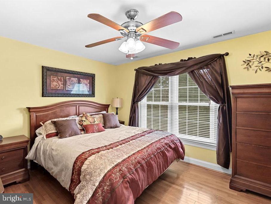 15700 TRAPSHIRE CT, WATERFORD, Virginia 20197, 5 Bedrooms Bedrooms, ,3 BathroomsBathrooms,Residential,For sale,15700 TRAPSHIRE CT,VALO2111108 MLS # VALO2111108