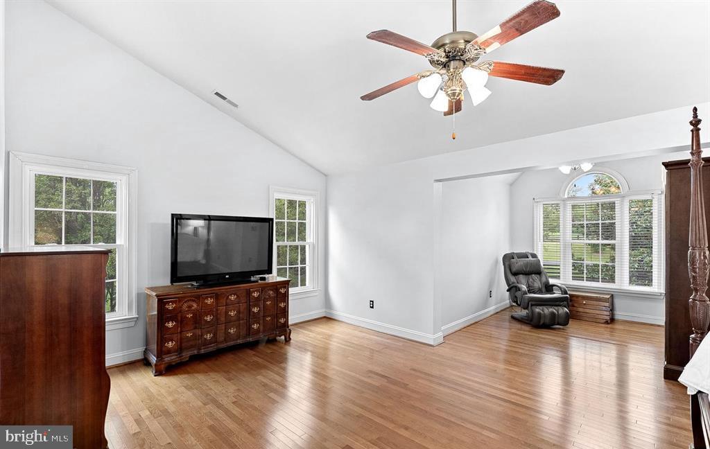 15700 TRAPSHIRE CT, WATERFORD, Virginia 20197, 5 Bedrooms Bedrooms, ,3 BathroomsBathrooms,Residential,For sale,15700 TRAPSHIRE CT,VALO2111108 MLS # VALO2111108