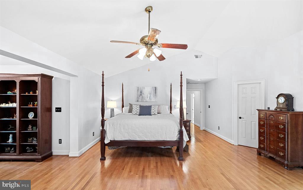 15700 TRAPSHIRE CT, WATERFORD, Virginia 20197, 5 Bedrooms Bedrooms, ,3 BathroomsBathrooms,Residential,For sale,15700 TRAPSHIRE CT,VALO2111108 MLS # VALO2111108