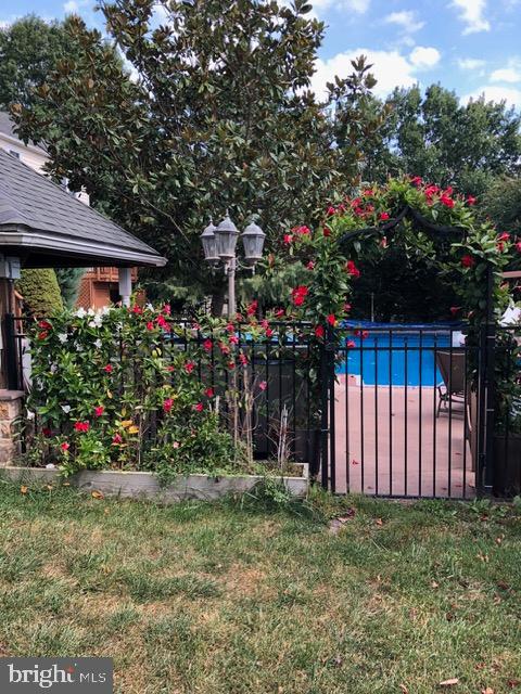 15700 TRAPSHIRE CT, WATERFORD, Virginia 20197, 5 Bedrooms Bedrooms, ,3 BathroomsBathrooms,Residential,For sale,15700 TRAPSHIRE CT,VALO2111108 MLS # VALO2111108